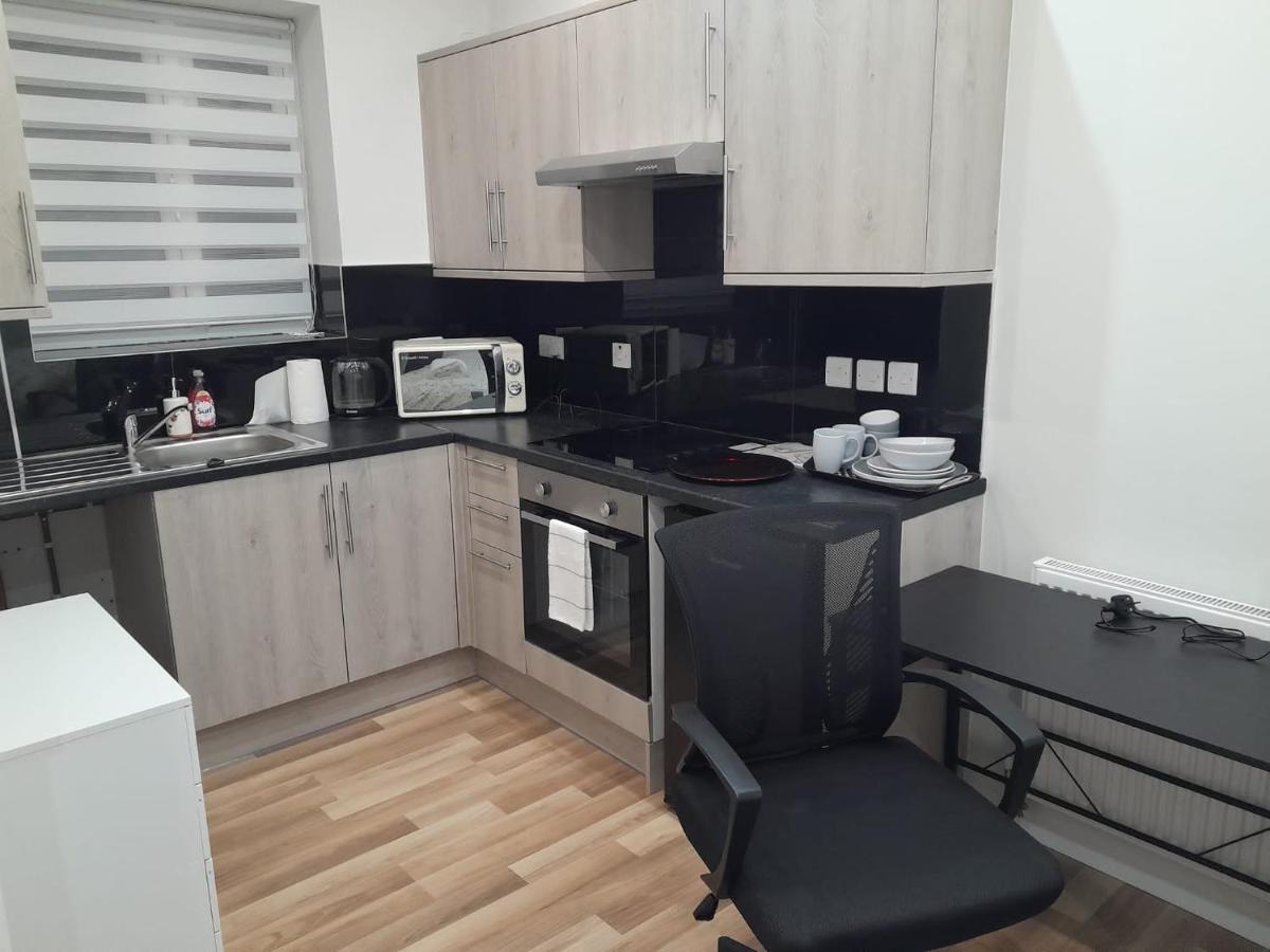 Mia Residence - Entire Studio Apartment - City View - London - Next To Ealing Broadway Station Buitenkant foto