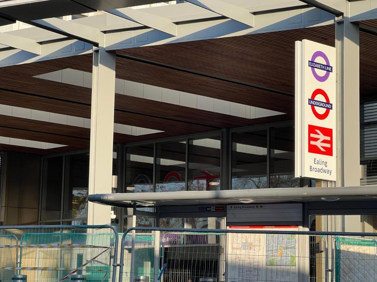 Mia Residence - Entire Studio Apartment - City View - London - Next To Ealing Broadway Station Buitenkant foto