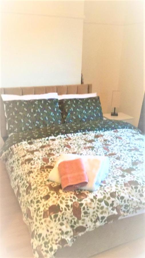 Mia Residence - Entire Studio Apartment - City View - London - Next To Ealing Broadway Station Buitenkant foto